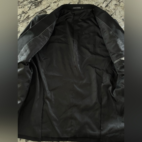Men’s small black blazer - Picture 2 of 3